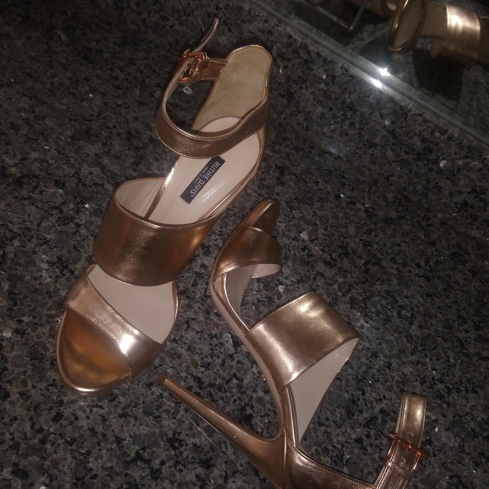 Shoes - Picture 2 of 3